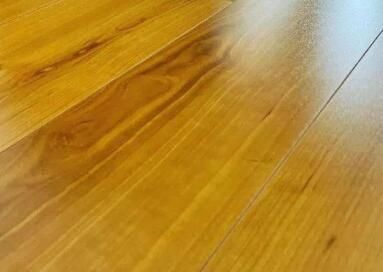 地板打蠟的時(shí)候要注意什么呢？